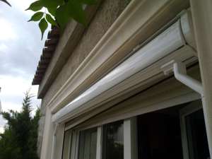 Toldo de punto recto cofre para una ventana
