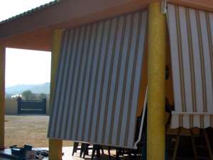 Toldo de punto recto para un porche